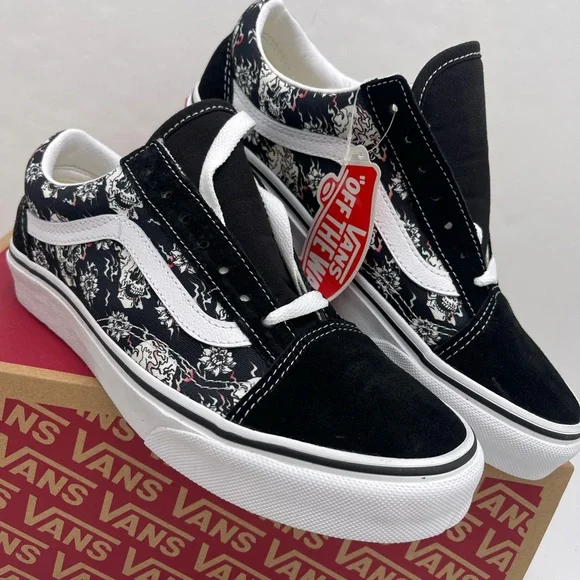Vans Men’s Old Skool (Flash Skulls)Multi/True White Sneakers
VN0A38G118C - Picture 7 of 16